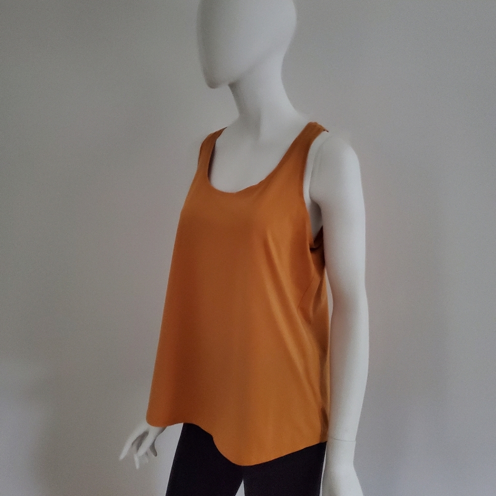 Uniqlo Tops (Bundle of 6) - Picture 4 of 6